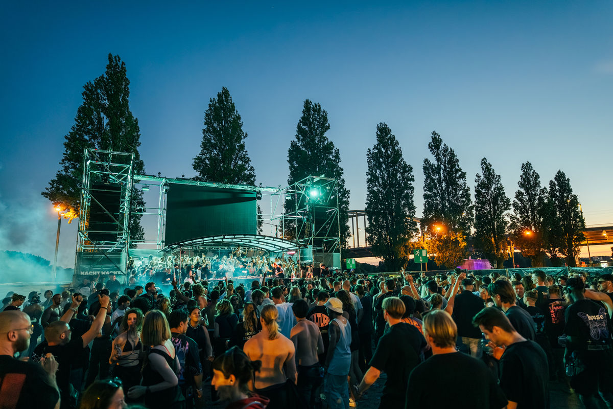 Loading... just a sec